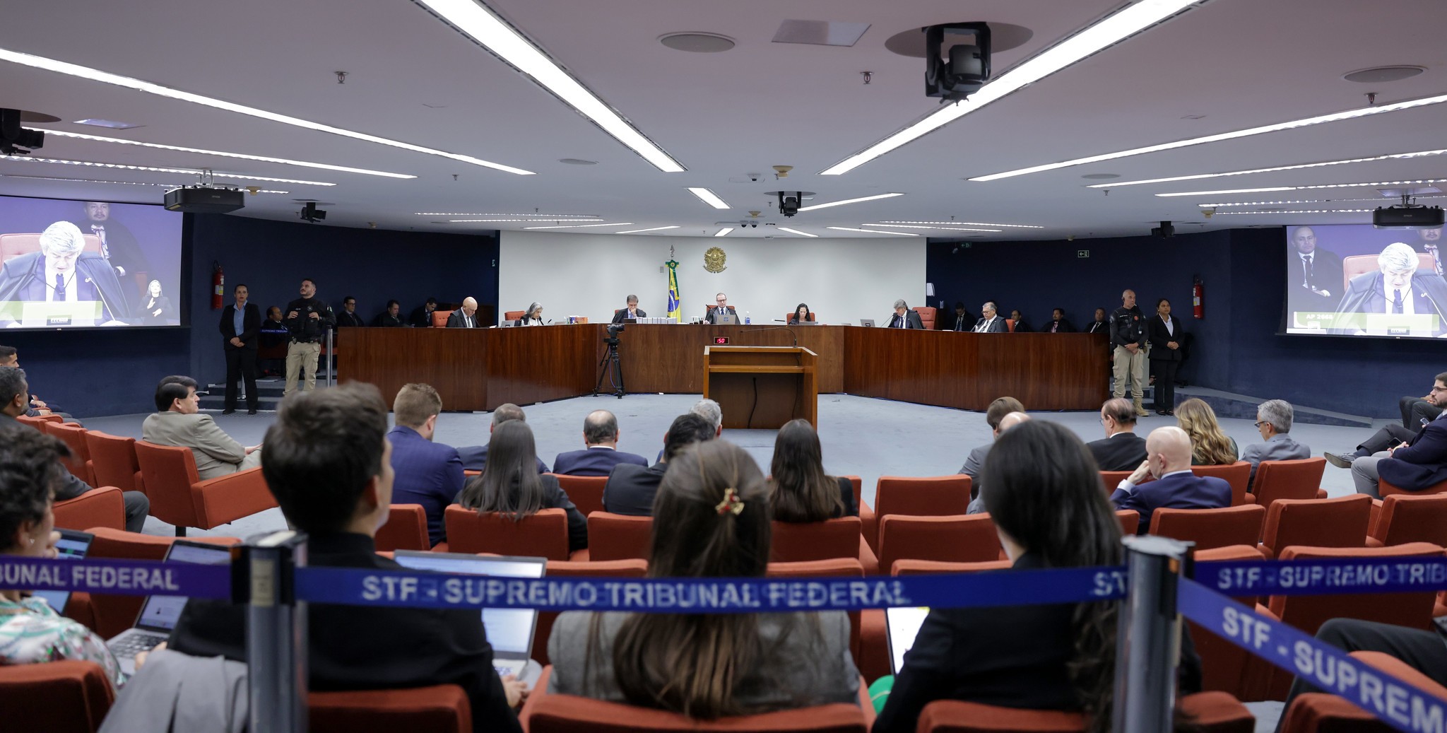 Primeira Turma do STF forma maioria para condenar Bolsonaro por organização criminosa
