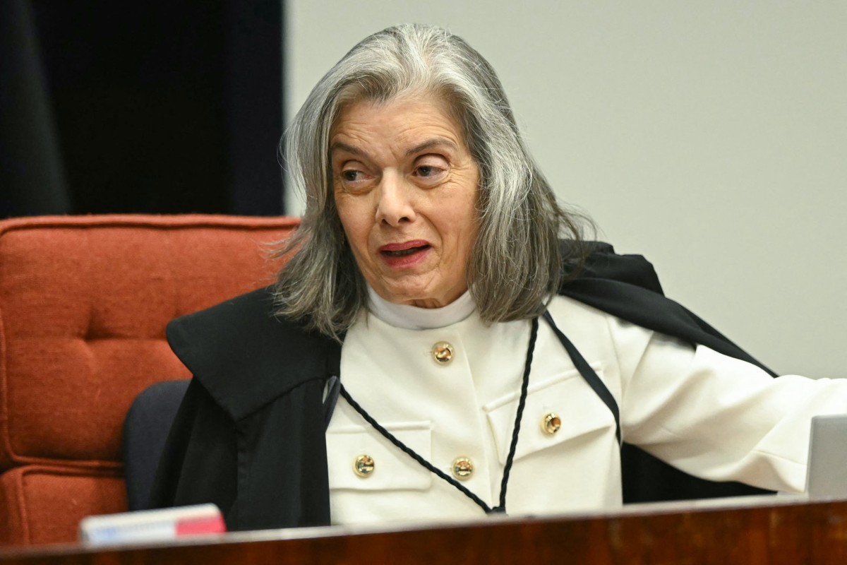 Cármen rejeita questionamentos das defesas dos réus e vota pela validade da delação de Cid
