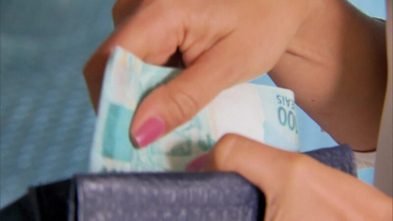 Salários acima de R$ 6 mil já pagam mais imposto do que milionários, diz estudo