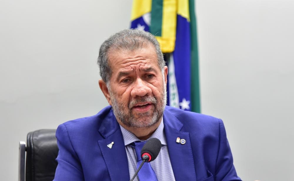 CPI do INSS deve ouvir Carlos Lupi nesta segunda