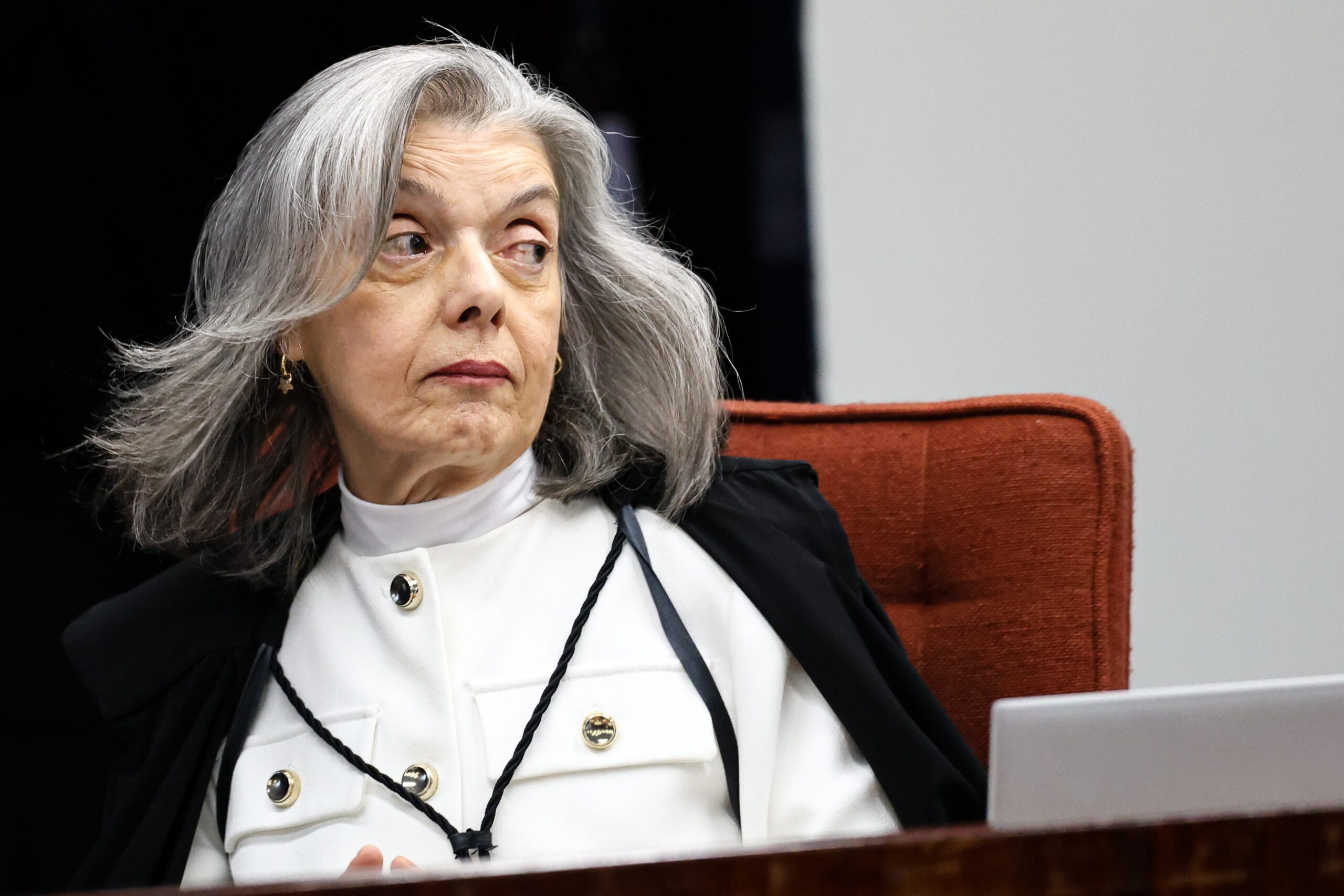 Trama golpista: Dino diz que julgamento é ‘check-up’ da democracia e Cármen Lúcia espera que seja ‘remédio’
