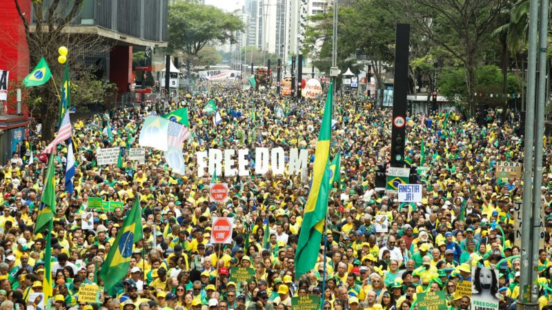 Tarcísio adota ‘Bolsonaro acima de tudo’ como slogan; ministros do STF veem ‘vassalagem’ em pedágio para 2026