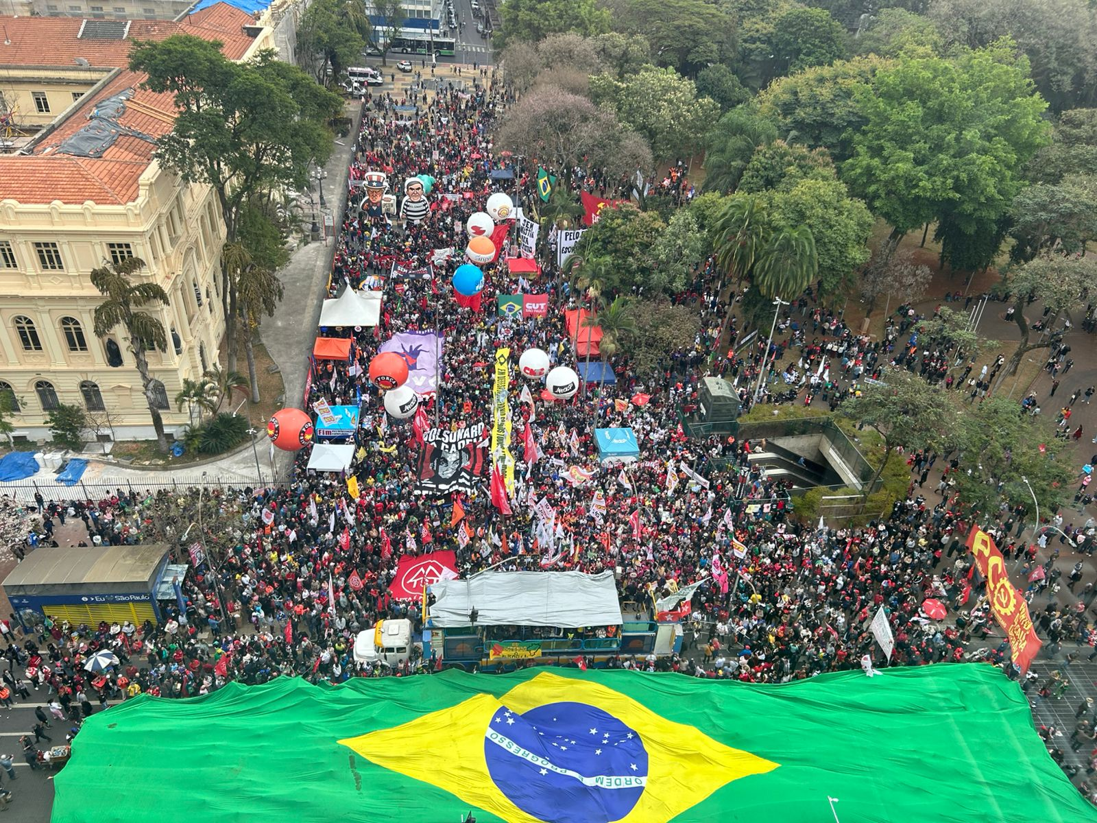 Movimentos e partidos de esquerda realizam atos contra a anistia a golpistas e em defesa da soberania