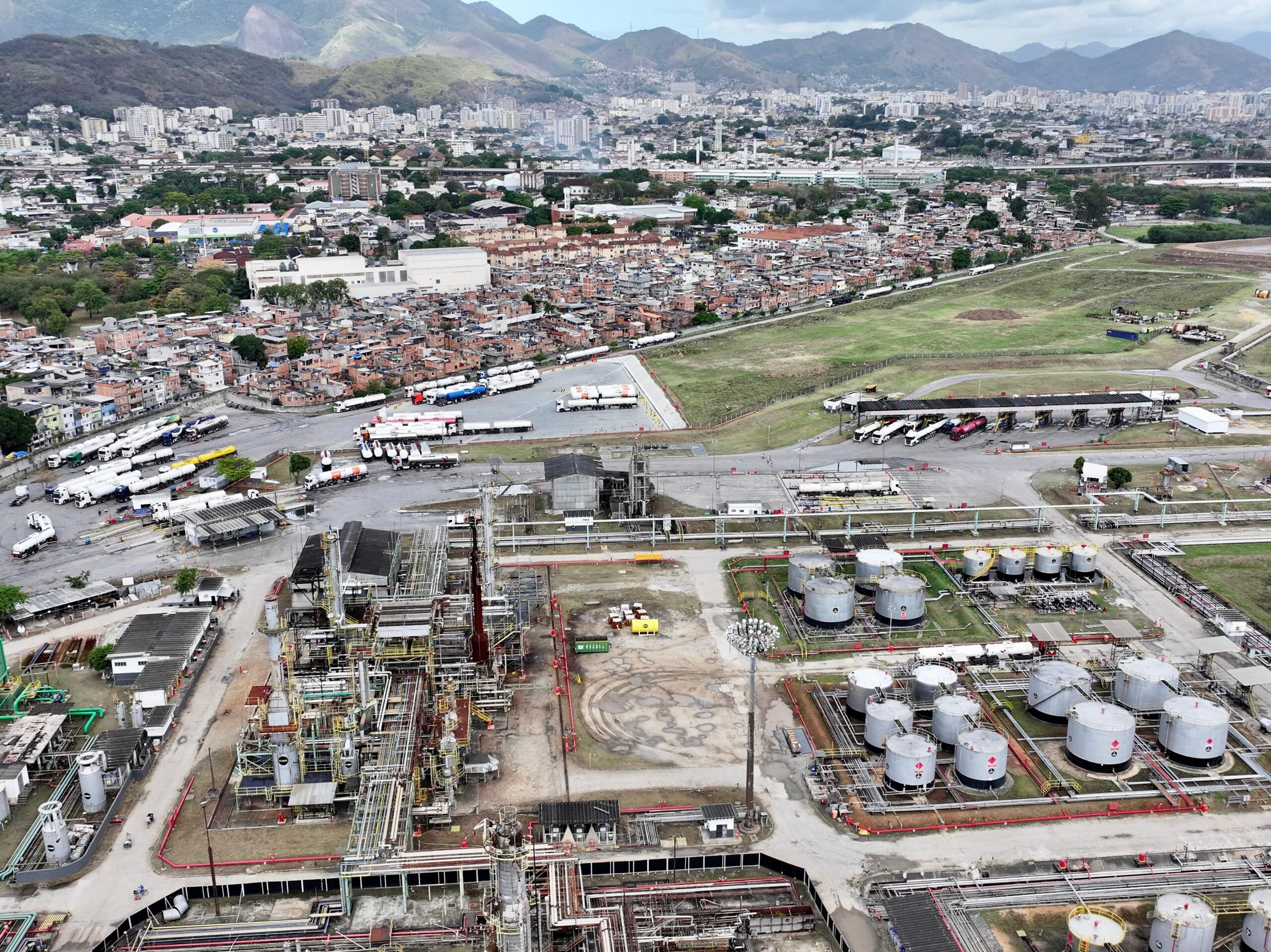 Tarcísio vai ao STF reclamar de decisão da Justiça do Rio que beneficia Refit