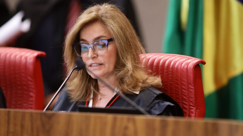 Relatora no TSE vota pela cassação de mandato e inelegibilidade de Cláudio Castro; julgamento é adiado