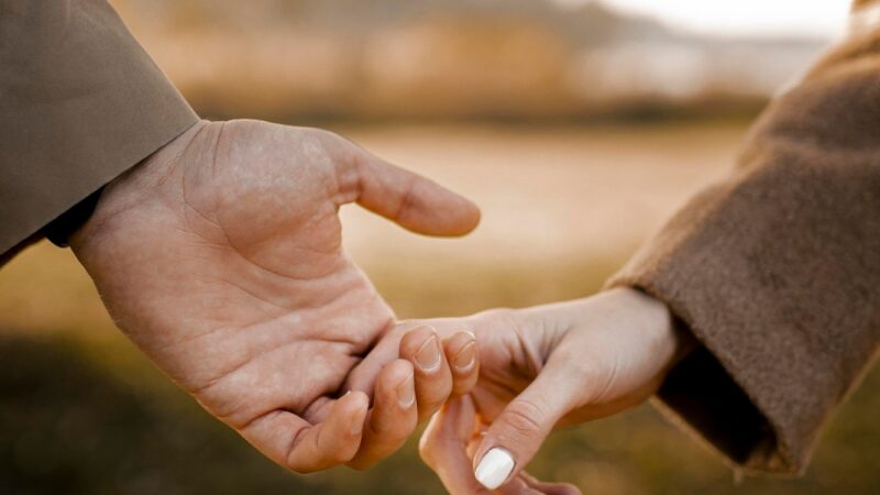 Censo: Uniões consensuais já são mais comuns que qualquer casamento, e relações interraciais crescem