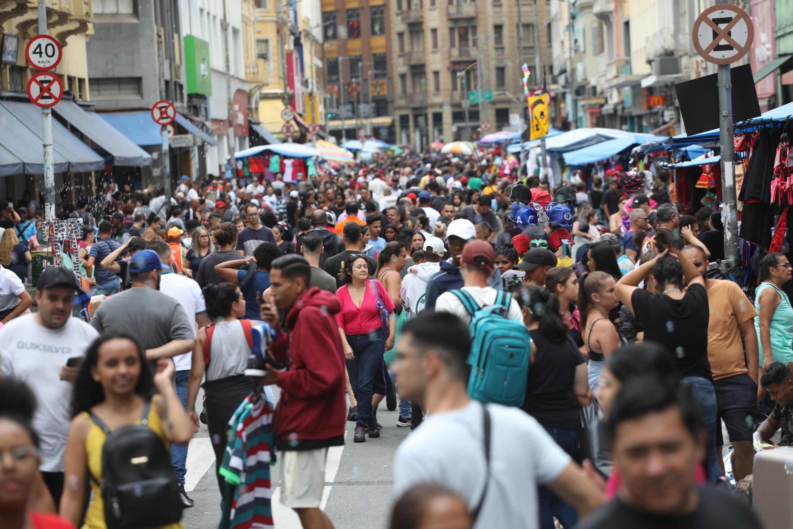 Lista do IBGE tem 1,7 mil pessoas com a palavra sobrenome como sobrenome; instituto cita erro